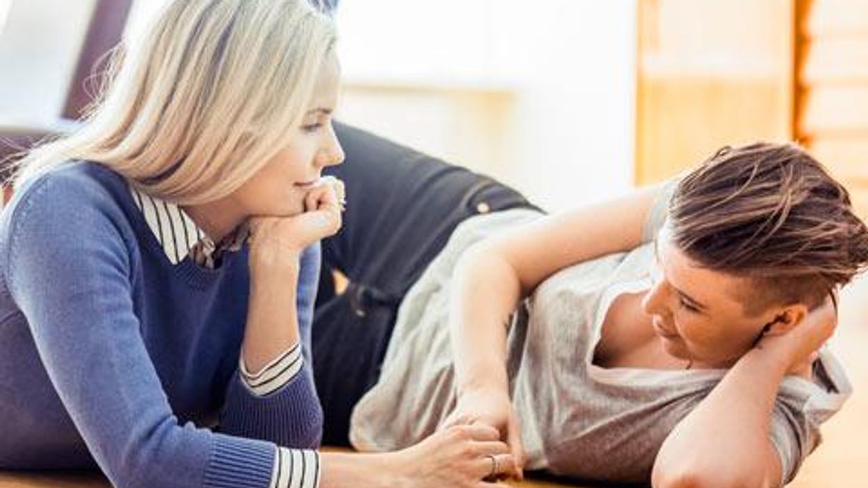 <p>10 Ways to Support a Girlfriend with Body Image Issues</p>