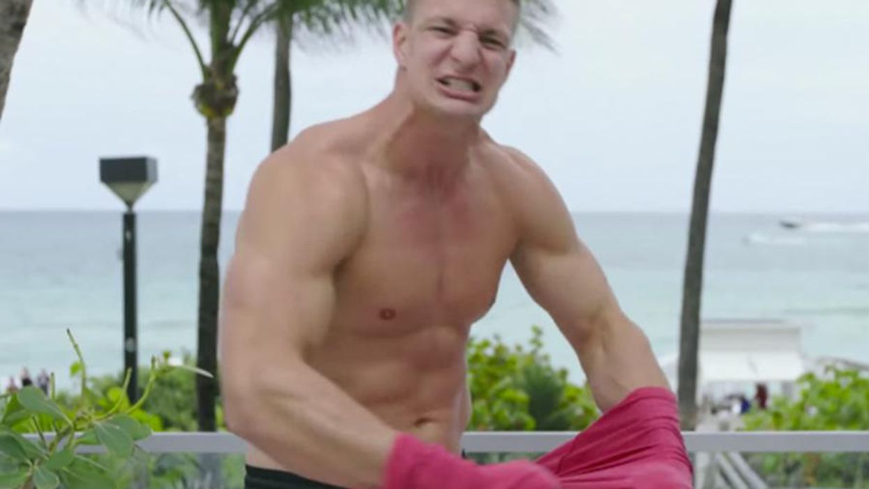 <p>We're Hypnotized by Rob Gronkowski's Ability to Rip Shirts</p>