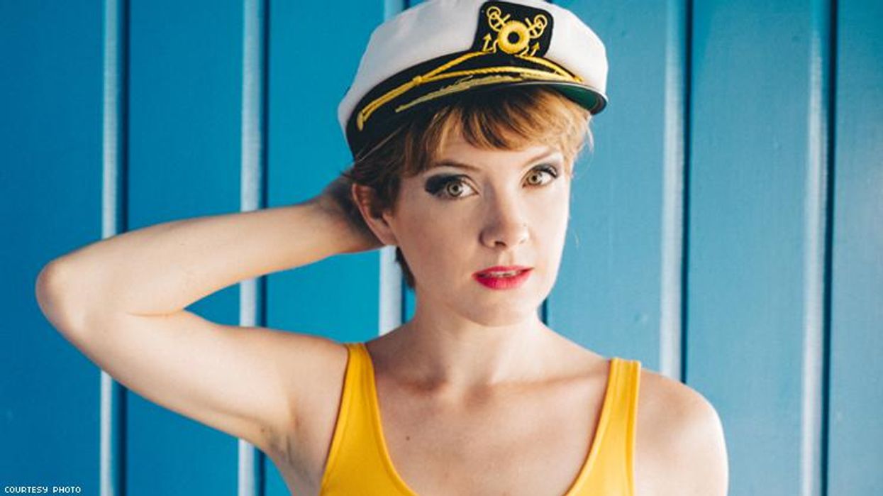 <p>Lucy & La Mer's Newest Video Perfectly Shows the Hilarious Struggles of Bisexual Dating</p>