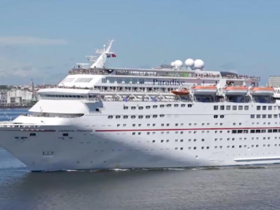Carnival Cruise Now Offers Same-Sex Weddings in Bermuda
