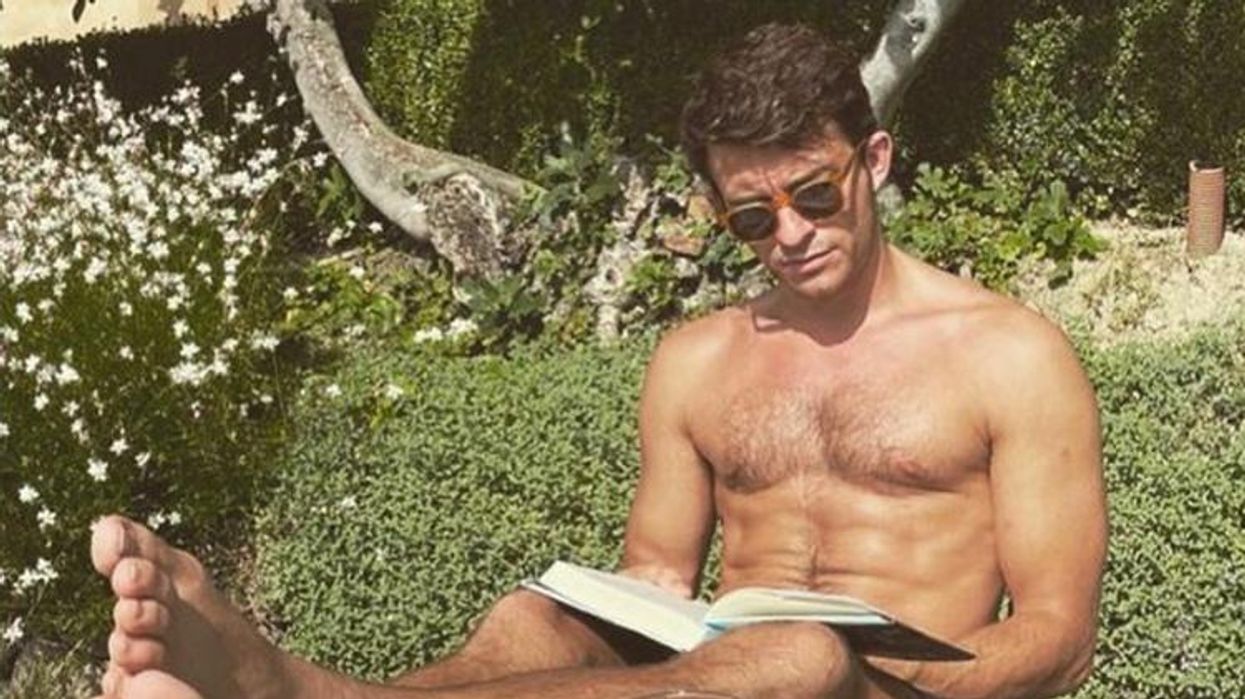Listen to Jonathan Bailey Read a Romantic Bedtime Story on 'Calm' App