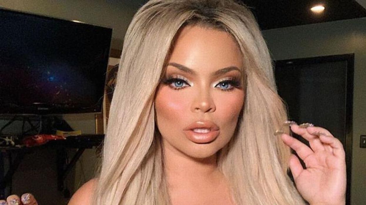 <p>Trisha Paytas Comes Out As Nonbinary</p>