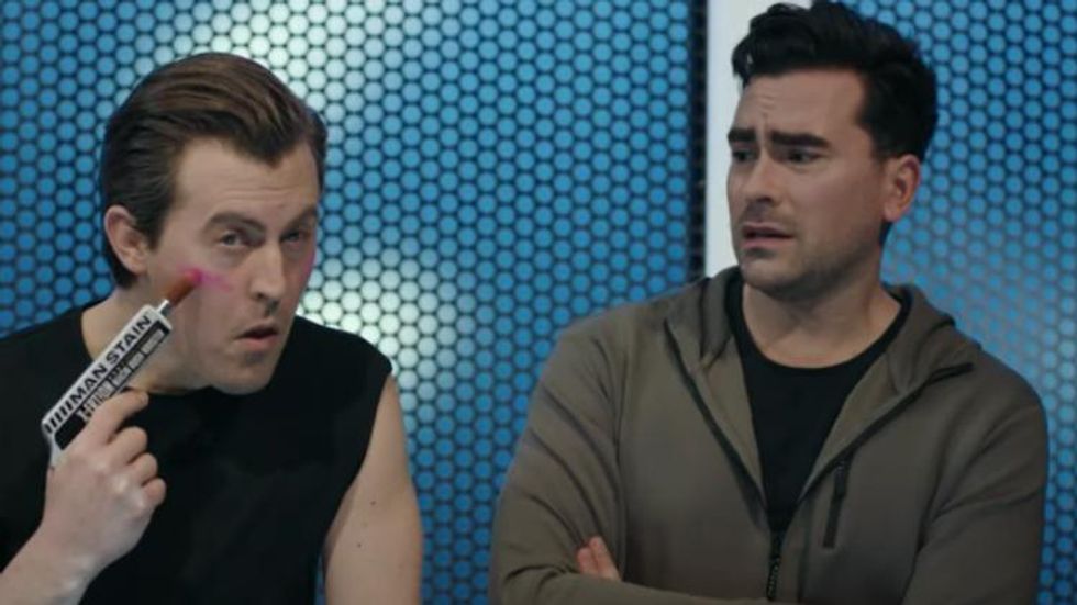 Dan Levy's Unaired SNL Skit Perfectly Drags Makeup Marketed 'For Men'