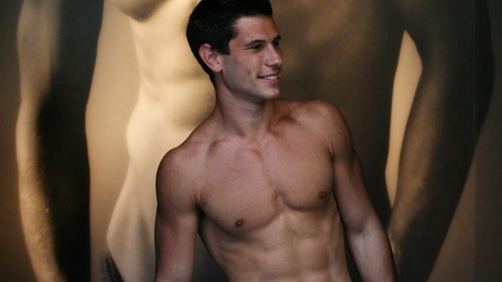23 Thoughts Closeted Gay Boys Had While Shopping at Abercrombie