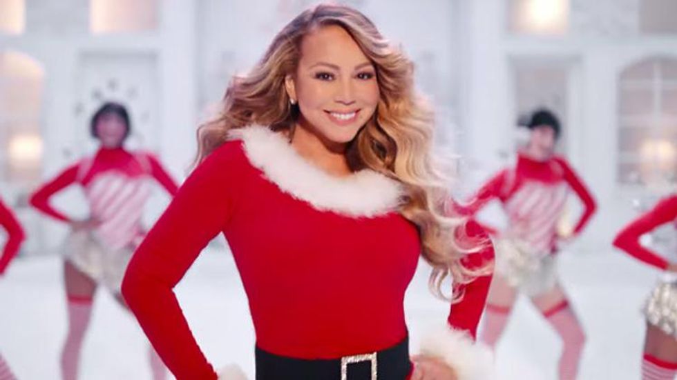 There Is A New Mariah Carey 'All I Want For Christmas Is You' Video!!!