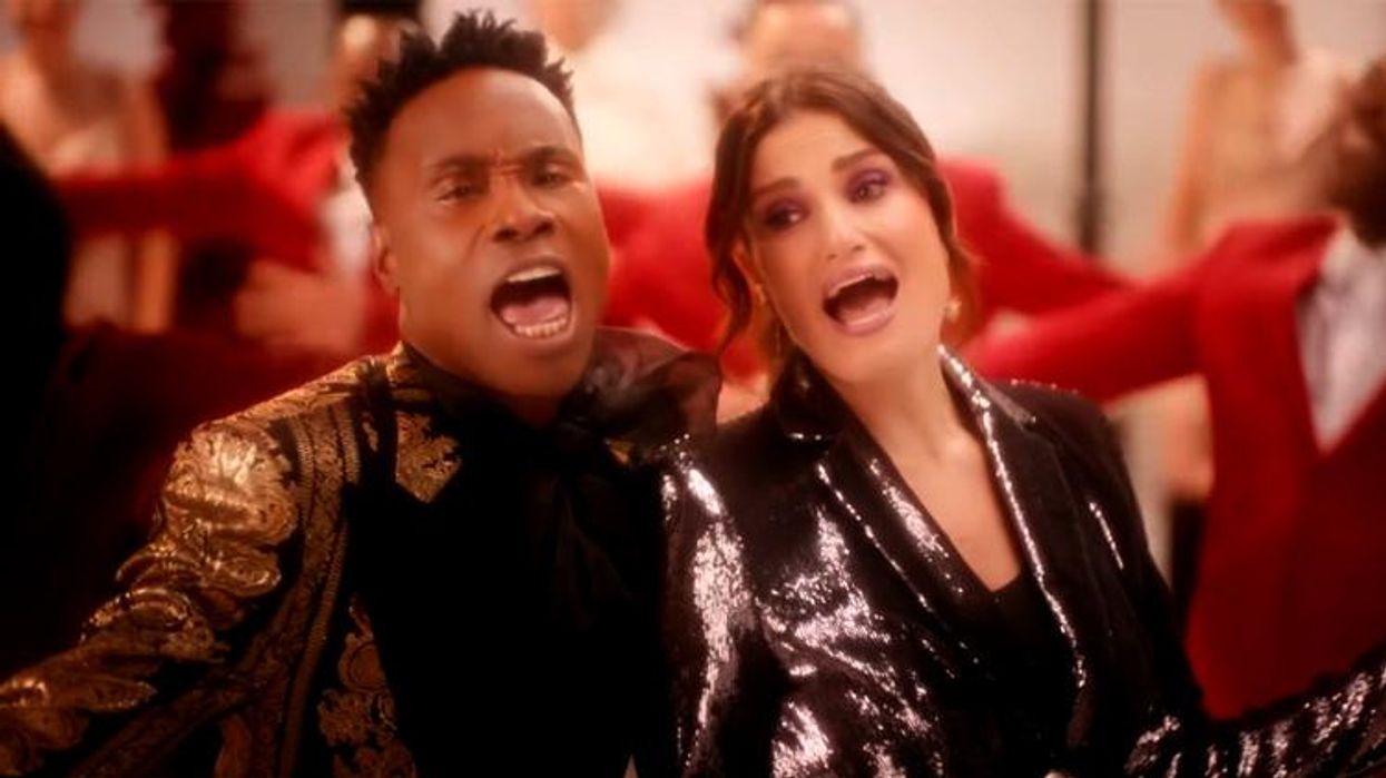 <p>Idina Menzel and Billy Porter Absolutely Sleigh New Christmas Duet</p>