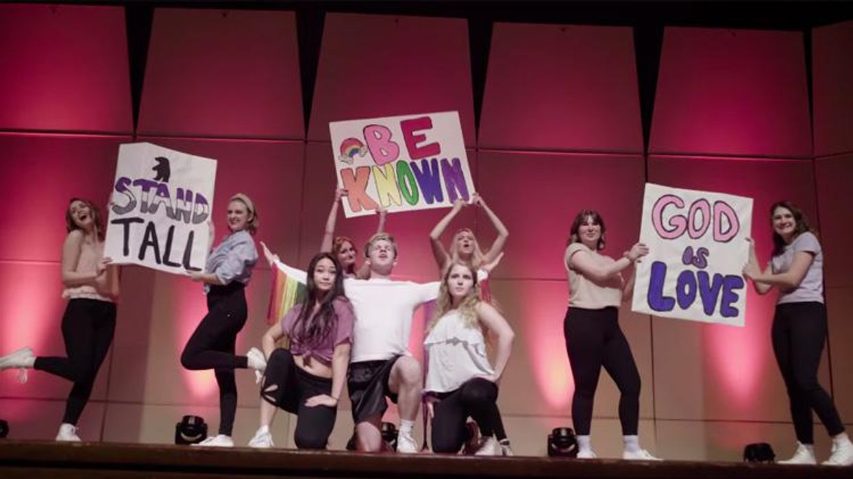 <p>Student Comes Out to Christian University with Dazzlingly Gay Lip Sync</p>
