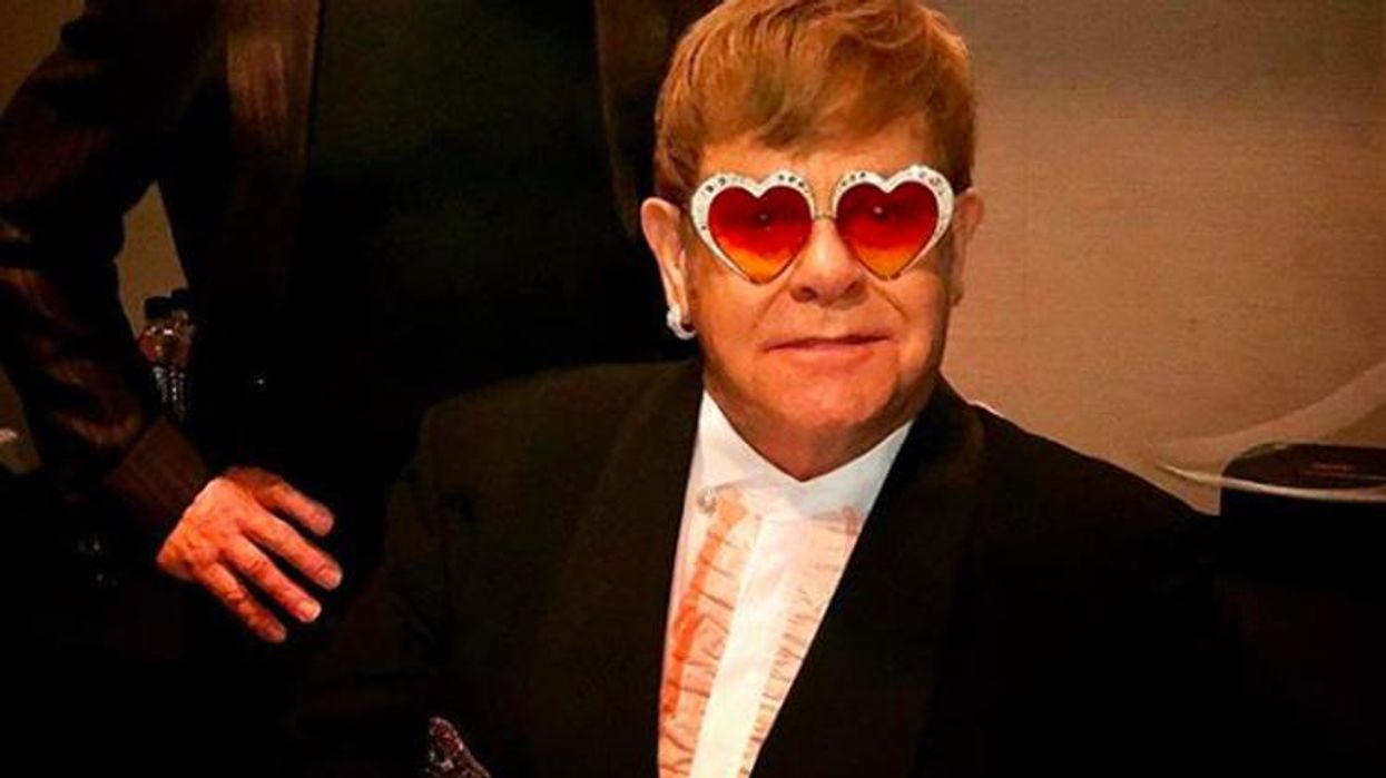 <p>Elton John Defends Ellen DeGeneres's Friendship With George Bush</p>