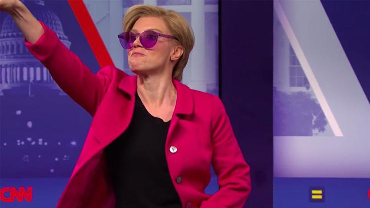 <p><em>SNL</em> Pokes Fun at Presidential Candidates in Equality Town Hall Skit</p>