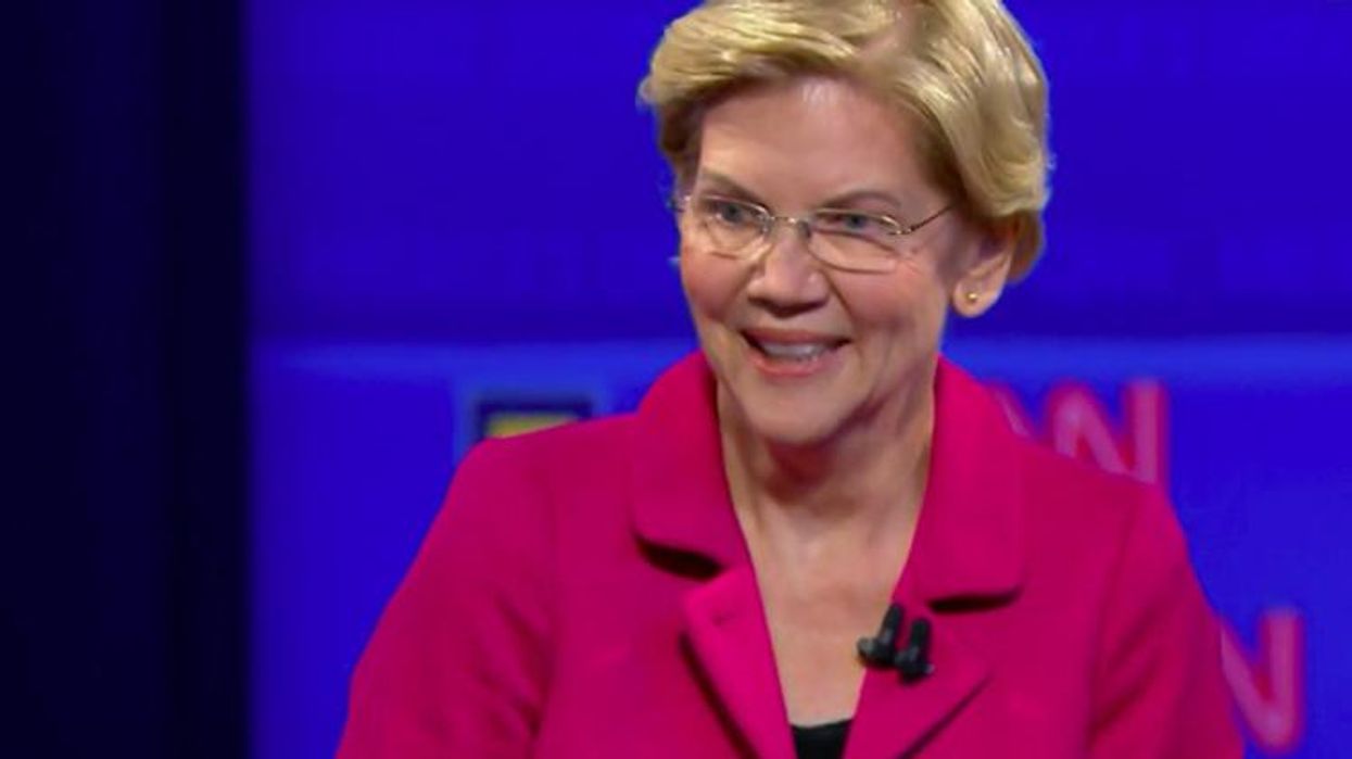 <p>Elizabeth Warren Had the Best Comeback to Someone Against Gay Marriage</p>