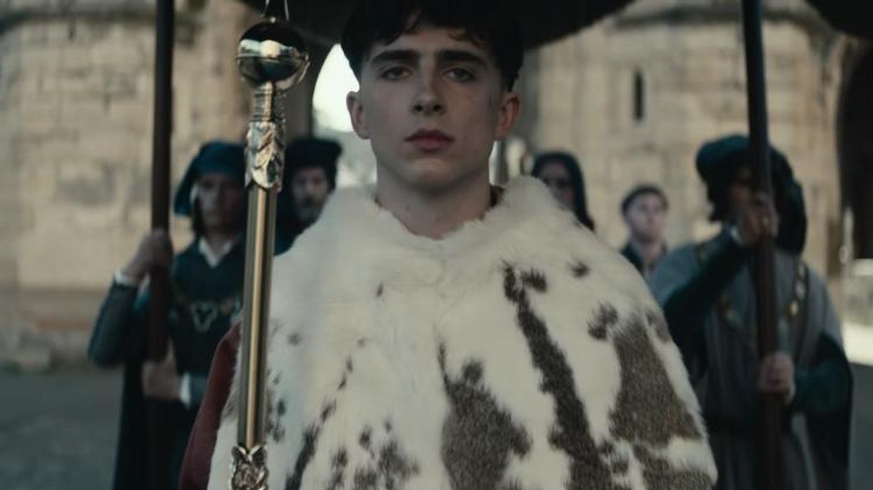 <p>Get On Your Knees & All Hail 'The King' Timothée Chalamet</p>