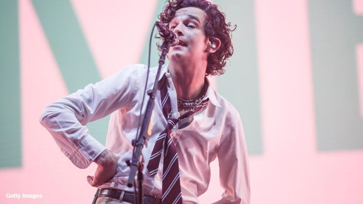 <p>The 1975's Matty Healy Kissed a Male Fan During Dubai Concert</p>