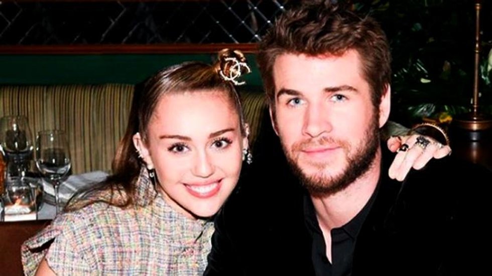 Miley Cyrus Seen Kissing Kaitlynn Carter, Splits from Liam Hemsworth(02)