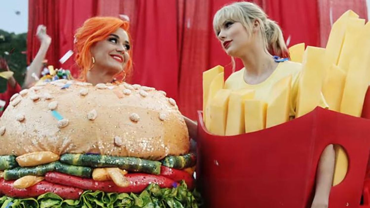 <p>Taylor Swift's Cat Helped Fix Her Friendship With Katy Perry</p>