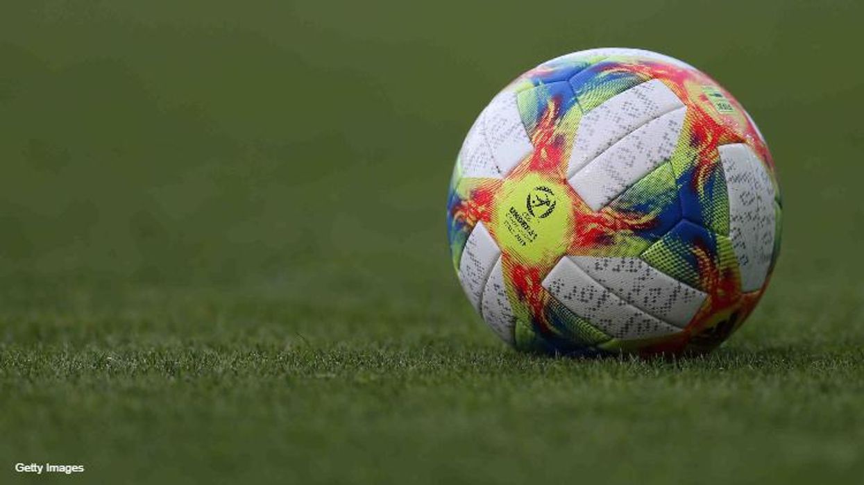 <p>Mystery Twitter Claims to Be Gay British Soccer Player Coming Out</p>