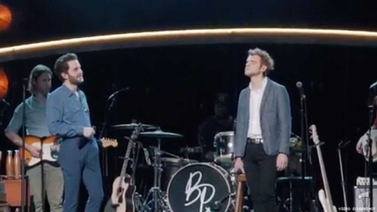 <p>Ben Platt Duets With Gay <em>American Idol</em> Star Jeremiah Lloyd Harmon</p>