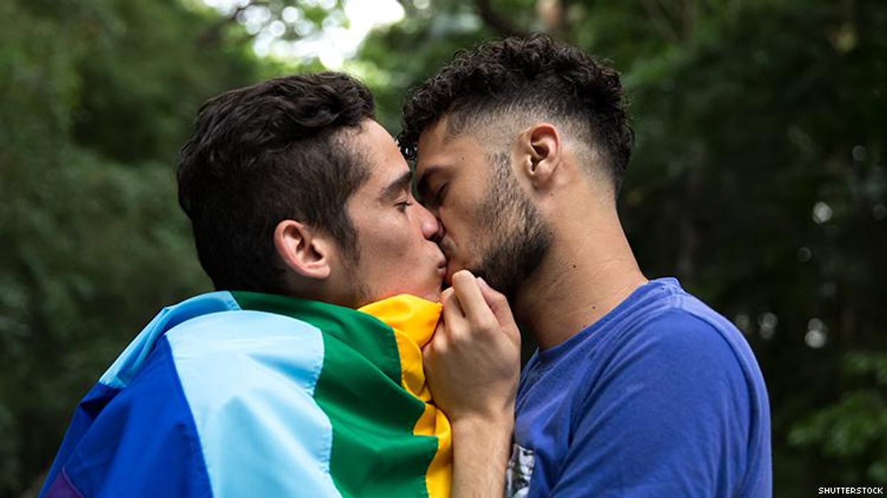 <p>LGBTQ Colombians Hold 'Kiss-a-Thon' to Protest Discrimination</p>