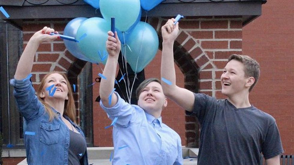 Kentucky Mom Wins With Gender Reveal Photo Shoot for Trans Son