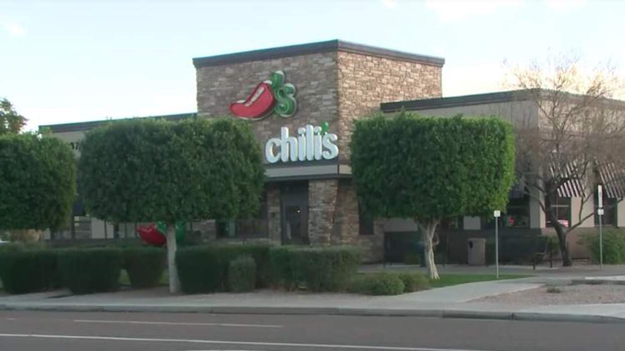 <p>Lesbian Denied Promotion by Chili's: 'Dress More Gender Appropriate'</p>