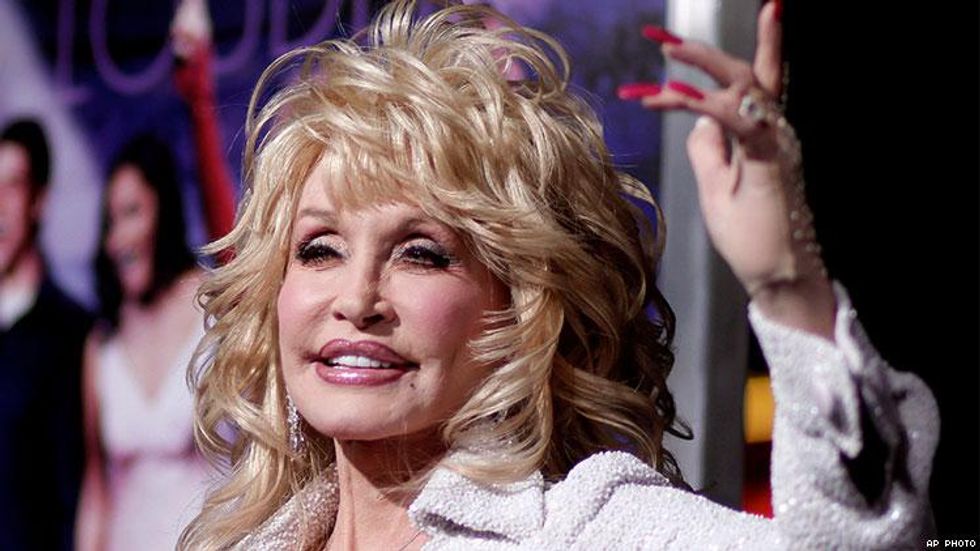 Dolly Parton's Husband Wants a Threesome with Jennifer Aniston