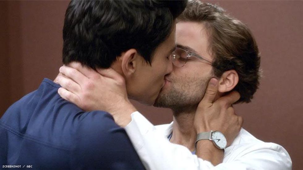 Grey's Anatomy's' Hot Gay Doctor Just Came Out in Real Life!