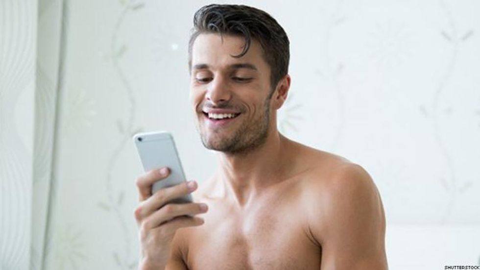 18 Rules of Texting Etiquette for Gay Men