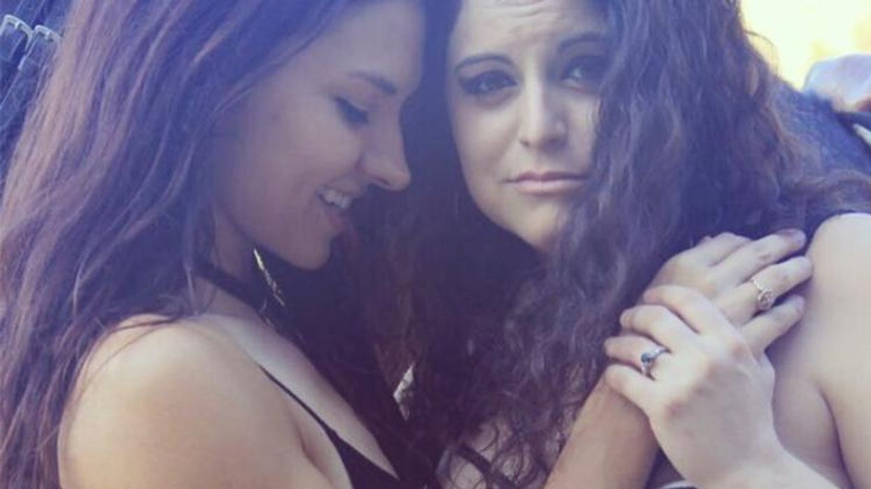 <p>Bria & Chrissy Got Married and Suddenly We Believe in Love Again</p>