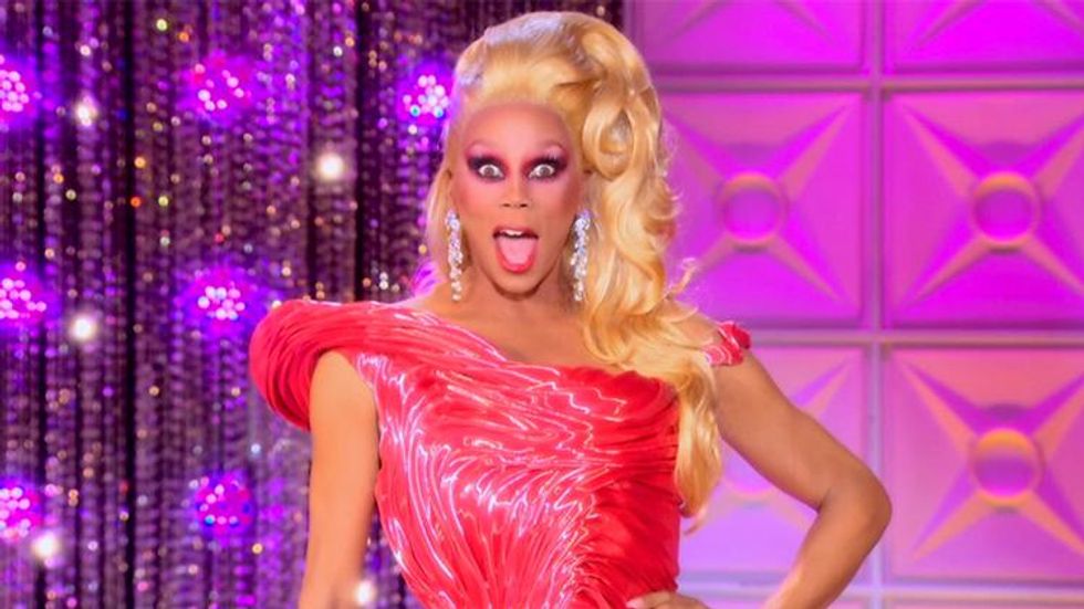 'Drag Race' Fans Schooled This Confused Dad After His Teen Son Started Saying 'Shade' & 'Gagged'