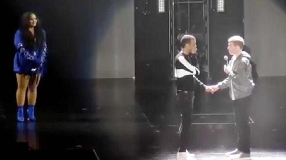 Demi Lovato Masterminds An Adorable Gay Proposal During Her Concert