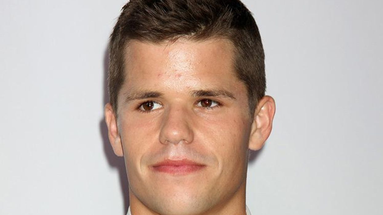 <p>Charlie Carver Posted a Nude Hiking Pic and We're VERY Okay With It</p>