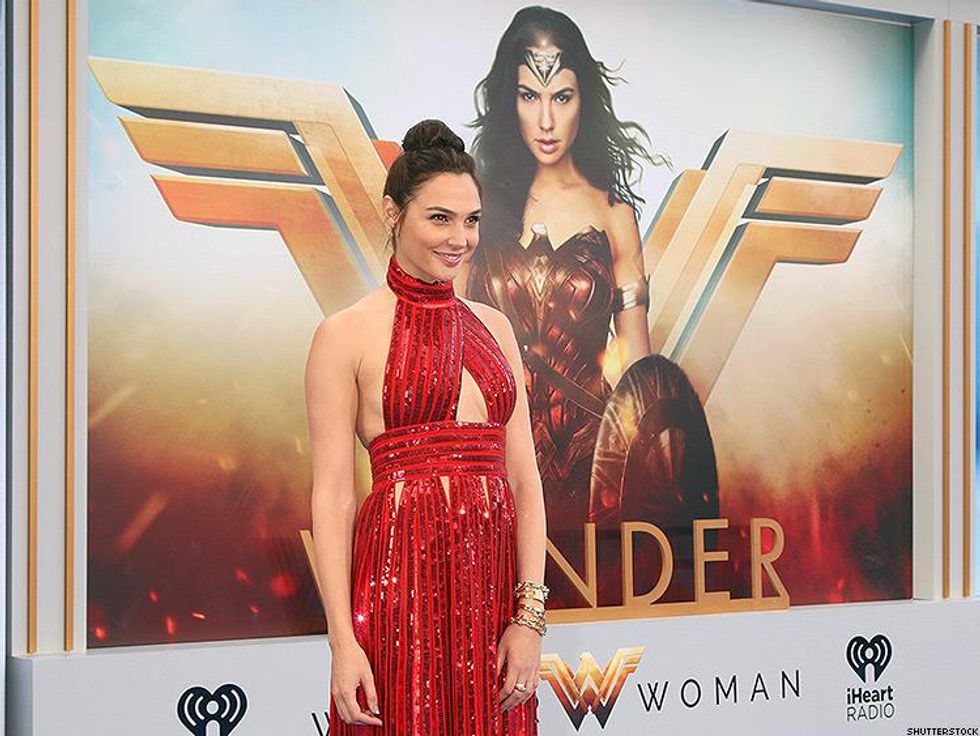 There's a Petition Going Around for Warner Bros. to Acknowledge Wonder Woman's Bisexuality