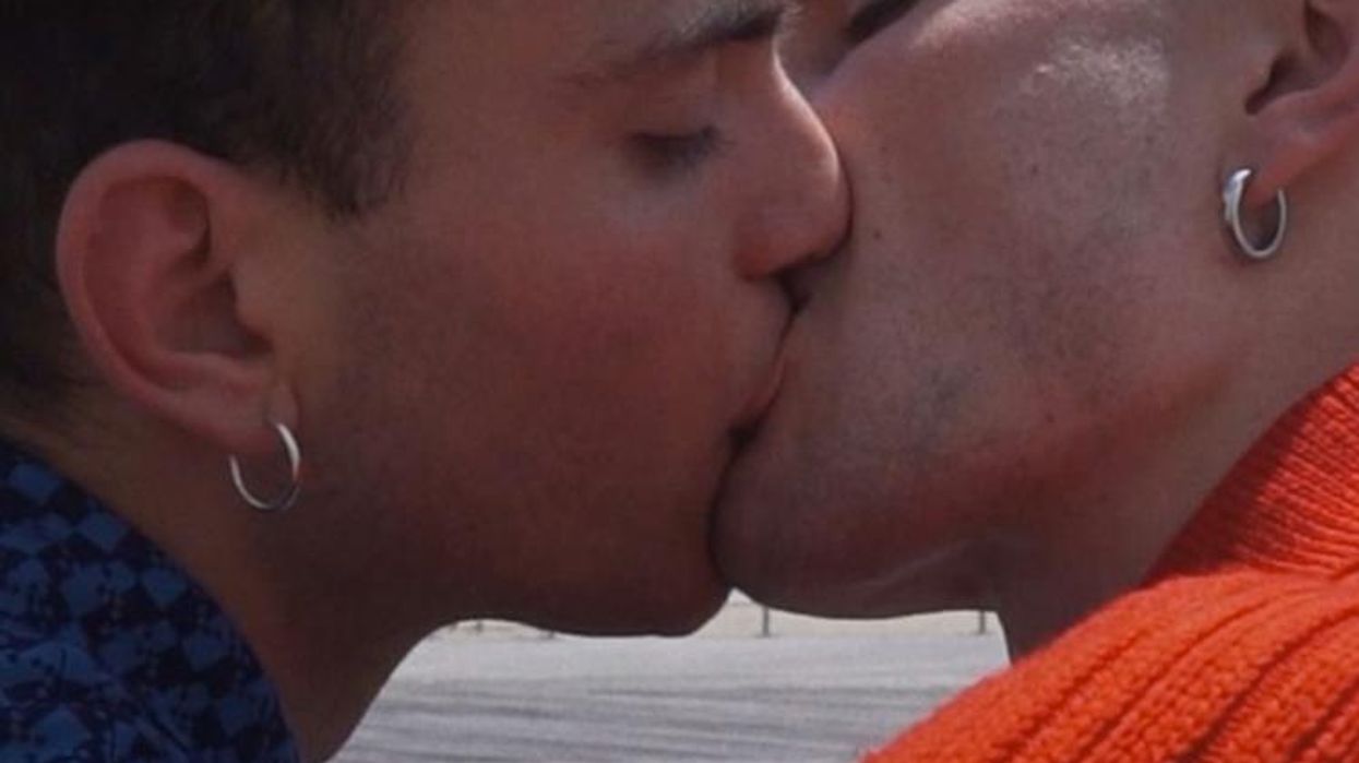 <p>Kissing Same-Sex Couples Cover Historic <em>Vogue</em> <em>Magazine</em> Issue</p>