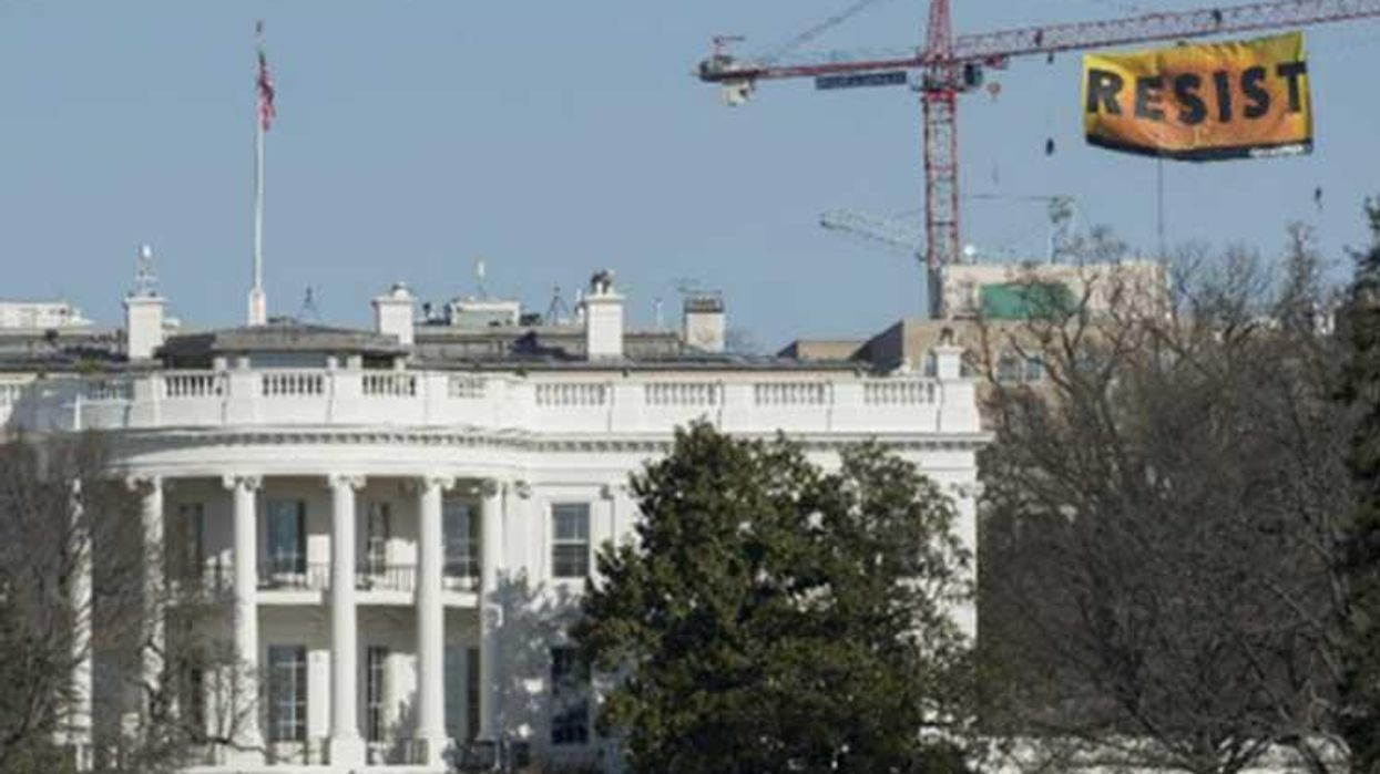 <p>Greenpeace's Radical Trump Protest Is Making Today a Little Better</p>