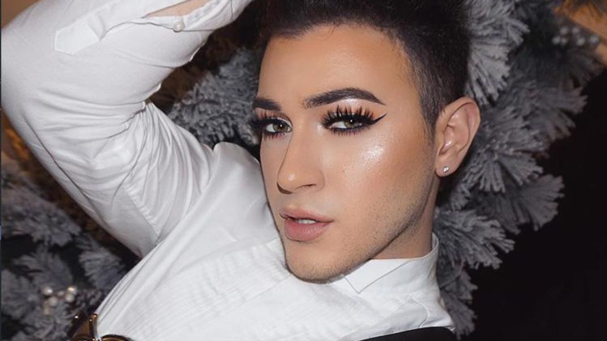 <p>Maybelline Debuts Its First Male Spokesmodel</p>