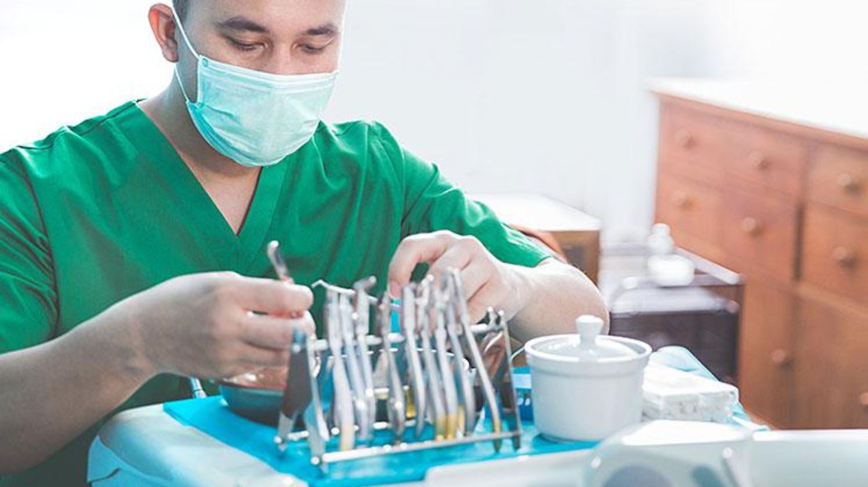 HIV 101: Do I Need to Tell My Dentist I’m HIV-Positive?