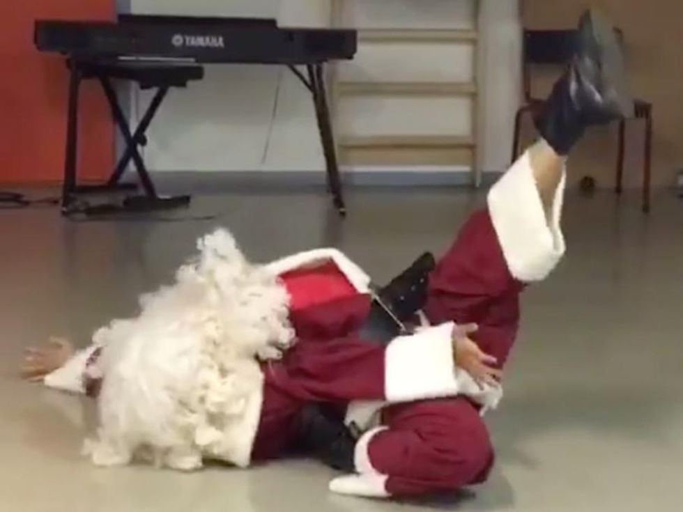 Santa Just Slayed the Holiday Season With His Death Drops