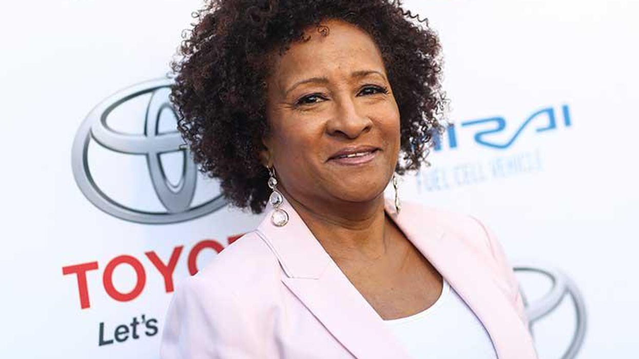 <p>Wanda Sykes Booed Off Stage for Channeling a Lot of Us and Calling Trump "Racist" </p>