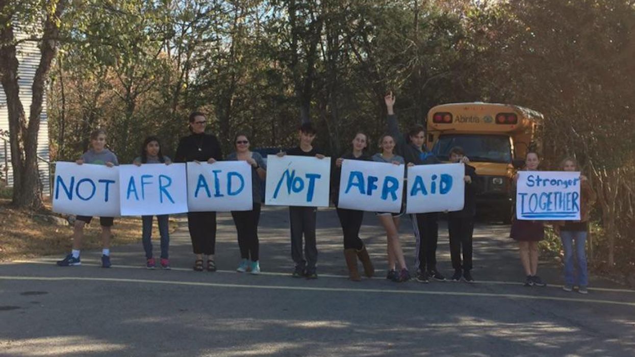 <p>These Nashville Students Started Their Day By Helping Us Believe in Humanity Again</p>