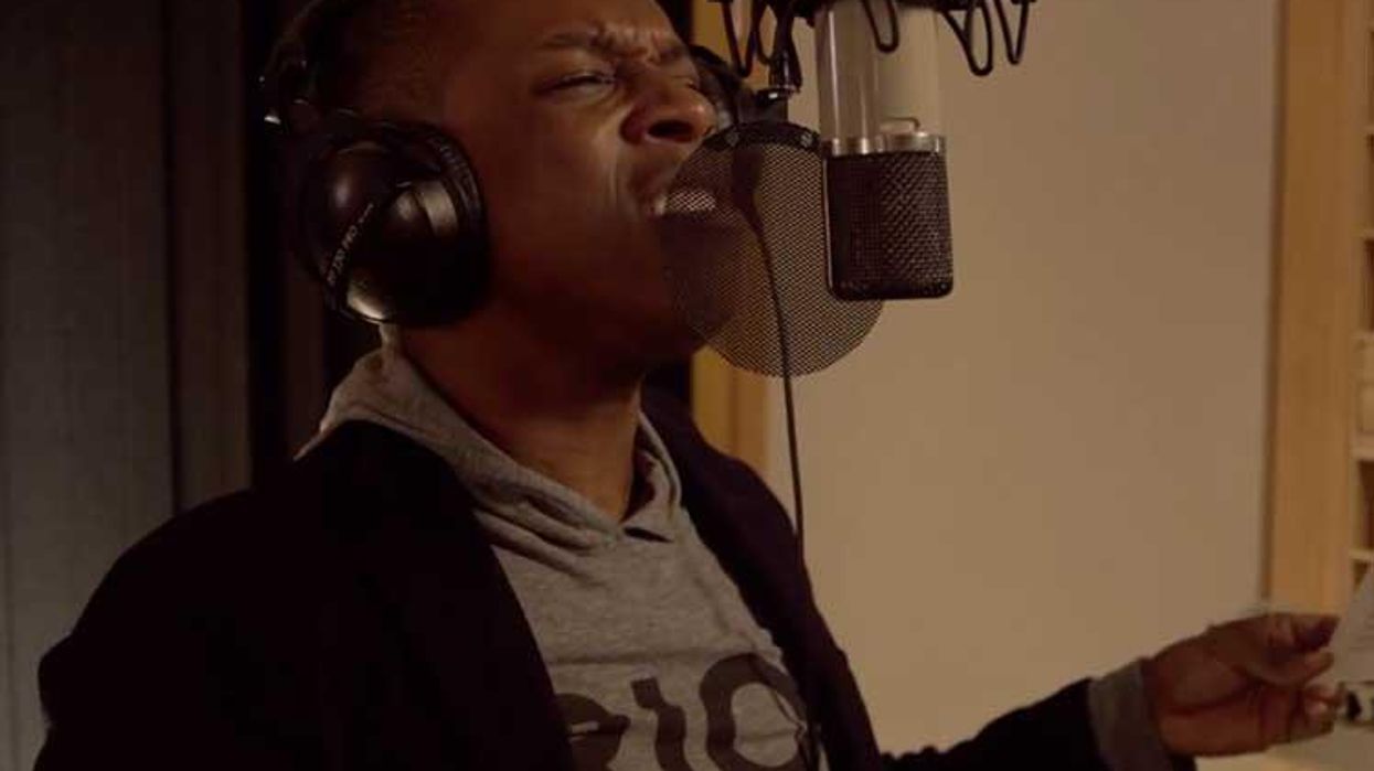 <p>Broadway Royalty Sara Bareilles and Leslie Odom, Jr. Stun With Anti-Trump Song</p>