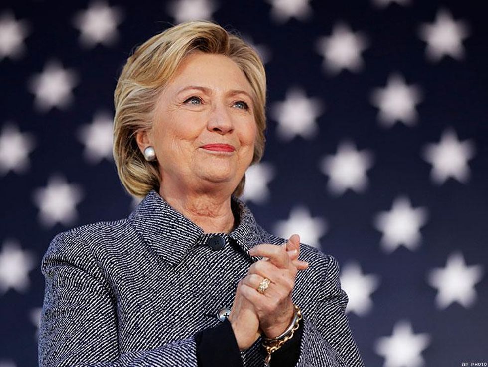 10 Easy and Effective Ways You Can Support Hillary Clinton Right Now