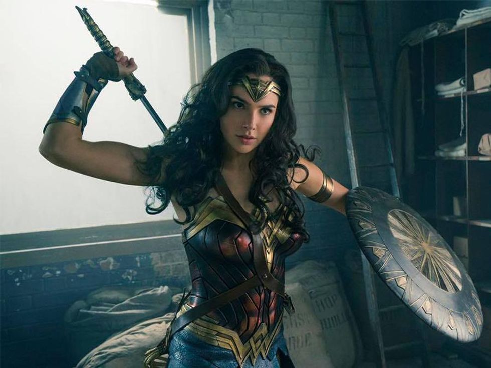 Comic-Con's 'Wonder Woman' and 'Justice League' Trailers Are Blowing Our Minds