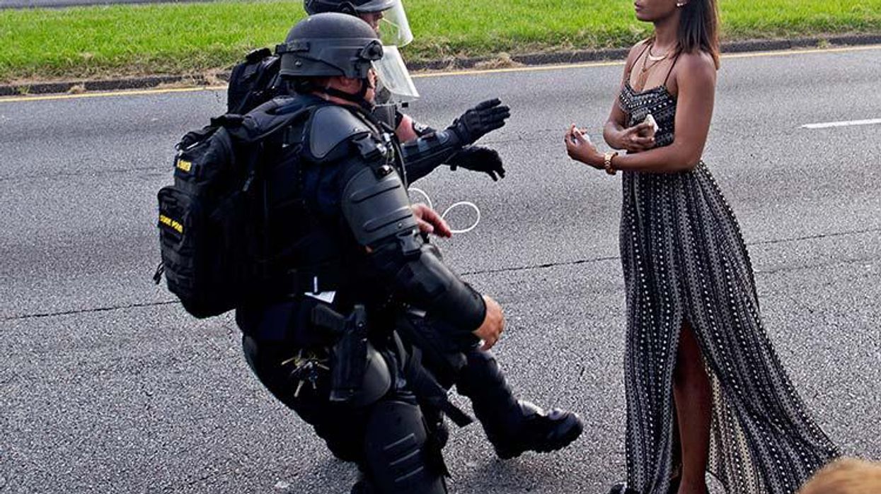 <p>This Popular #BlackLivesMatter Photo Proves We Need to #SayHerName</p>