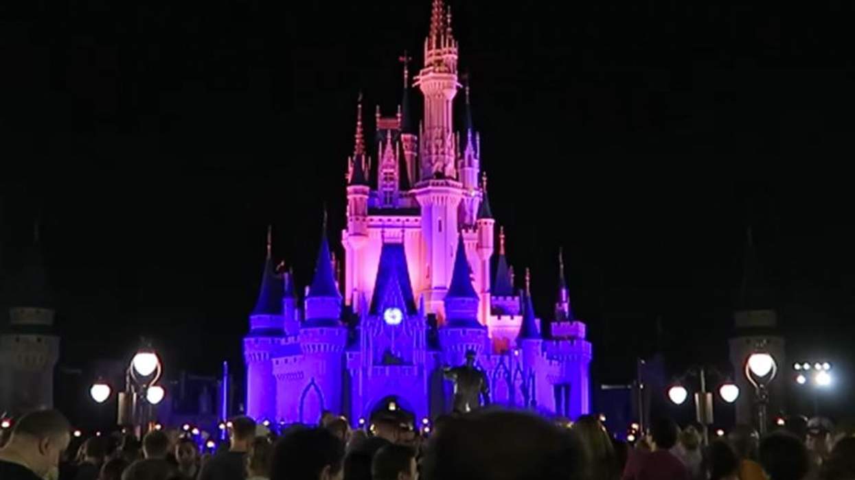 <p>Disney World Leaves Us Speechless With Moment of Silence for Orlando</p>