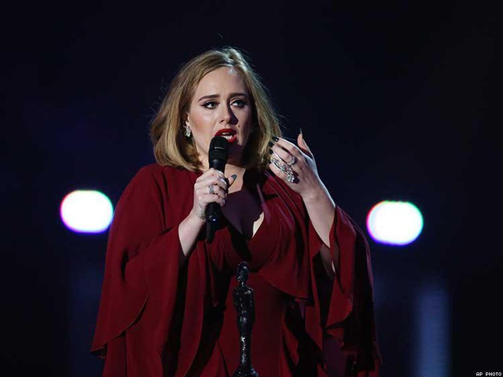 Adele Breaks Down While Dedicating Concert to Orlando