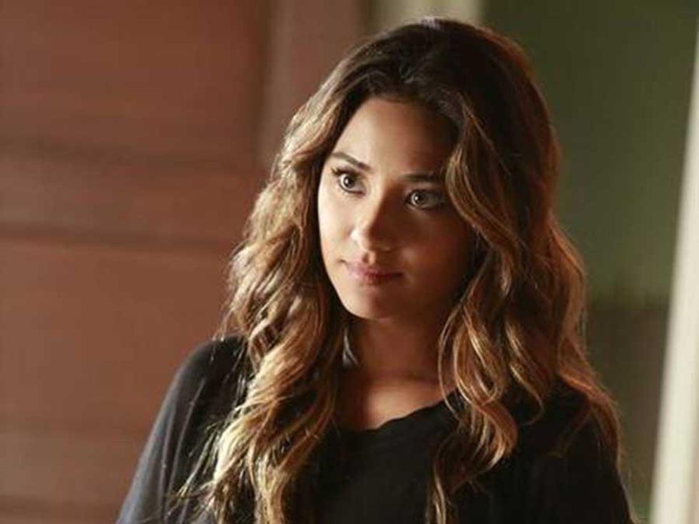 What It's Like to Come Out as a Queer Girl, as Told by Emily Fields