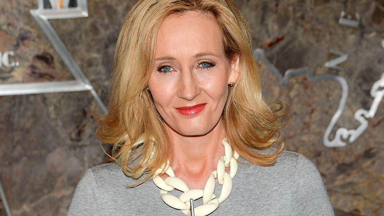 <p> J.K. Rowling Hand Writes Tattoo for Bullied Fan</p>