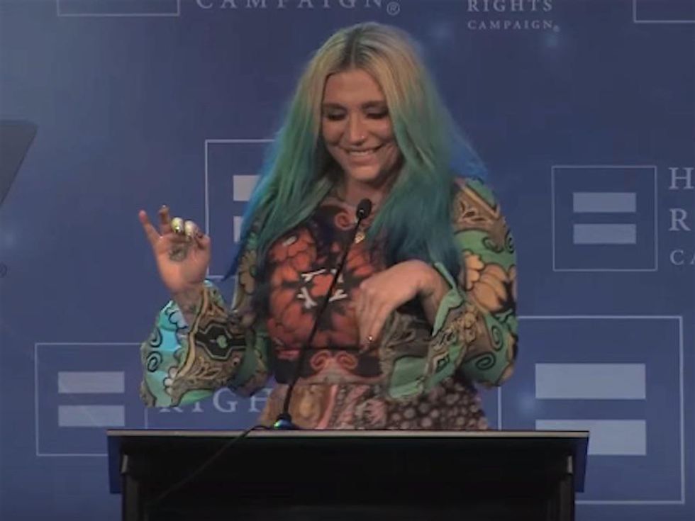 Kesha Cries and Makes Us Cry While Accepting the HRC Visibility Award