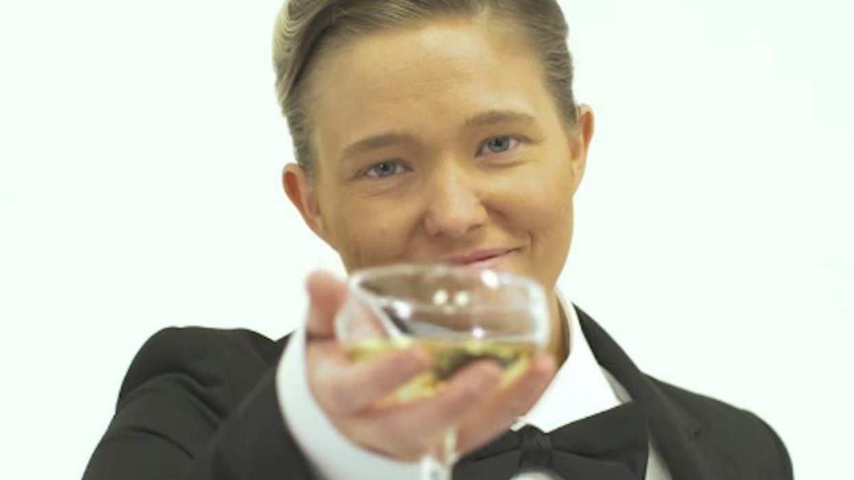 <p>Leo Lookalike 'Lesbo DiCaprio' Reenacts 22 of His Famous Roles</p>