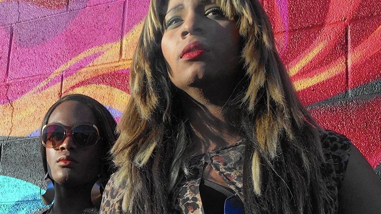 <p>5 Reasons White LGBTs Should See<em> Tangerine</em></p>