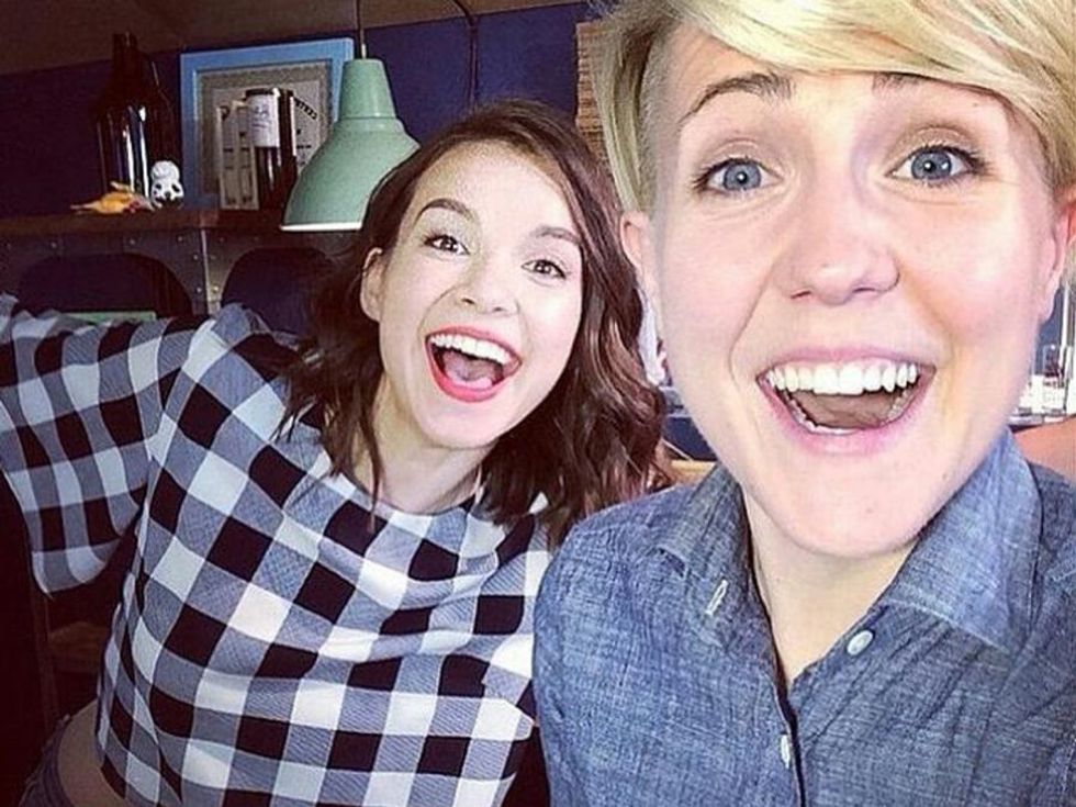 7 Reasons Hannah Hart and Ingrid Nilsen Are Our Favorite YouTube Couple